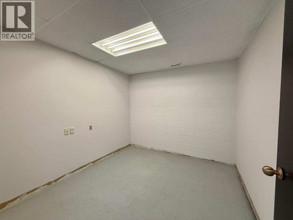 Bay 10, 101 Government Road, Hinton, Alberta  T7V 1B7 - Photo 6 - A2305001