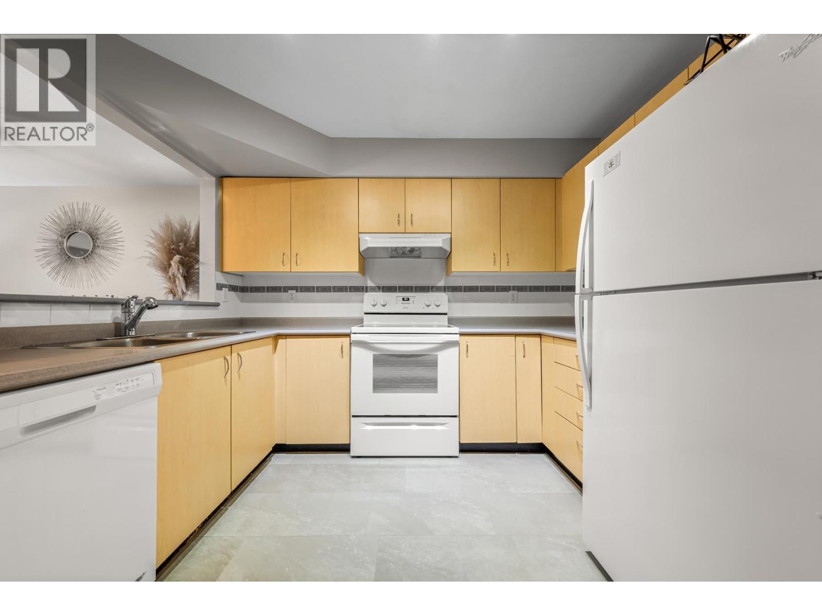 49 123 Seventh Street, New Westminster, British Columbia  V3M 6Y2 - Photo 11 - R3107894