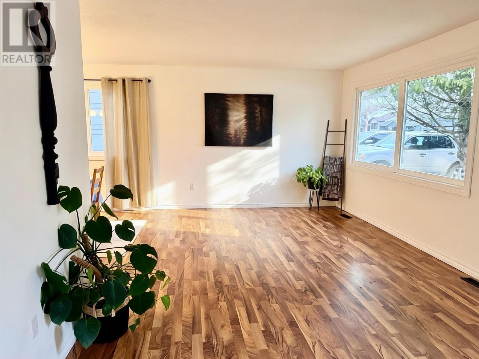 1039 Williams Ave, Fort Frances, Ontario  P9A 3P4 - Photo 4 - TB2600802