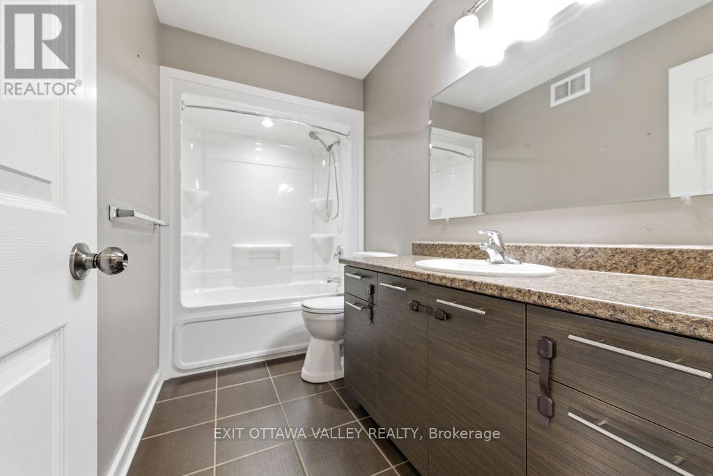 7 Florence Street, Petawawa, Ontario  K8H 1T7 - Photo 13 - X13042068