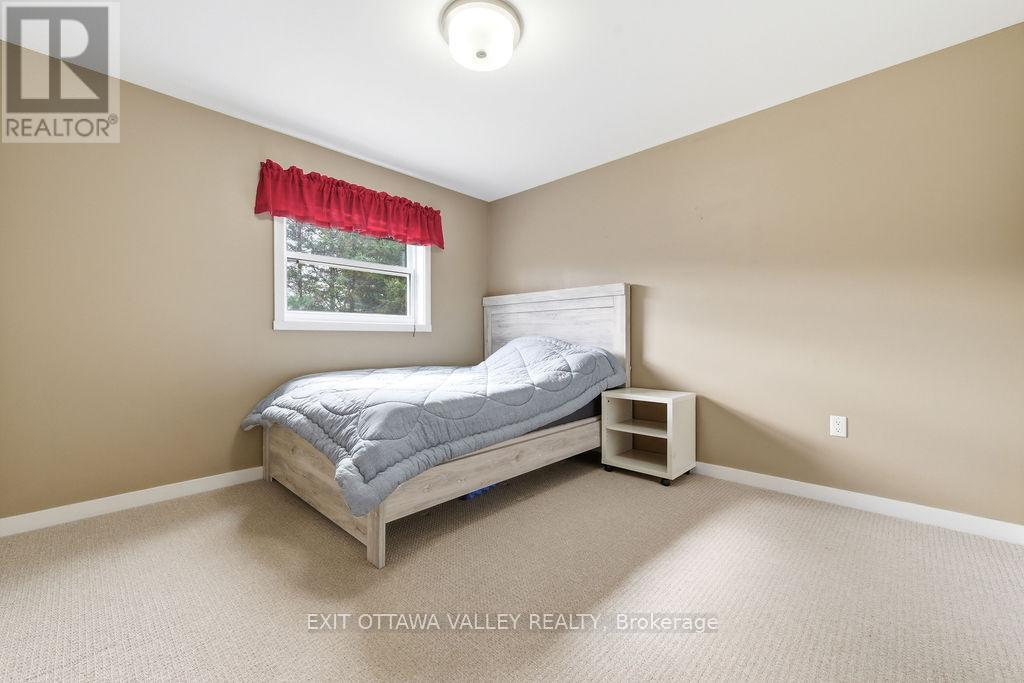 7 Florence Street, Petawawa, Ontario  K8H 1T7 - Photo 14 - X13042068