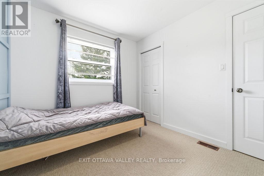 7 Florence Street, Petawawa, Ontario  K8H 1T7 - Photo 18 - X13042068