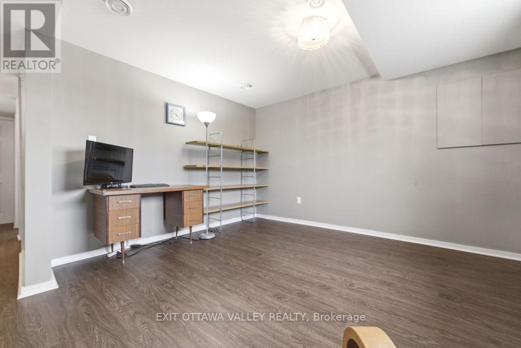 7 Florence Street, Petawawa, Ontario  K8H 1T7 - Photo 20 - X13042068