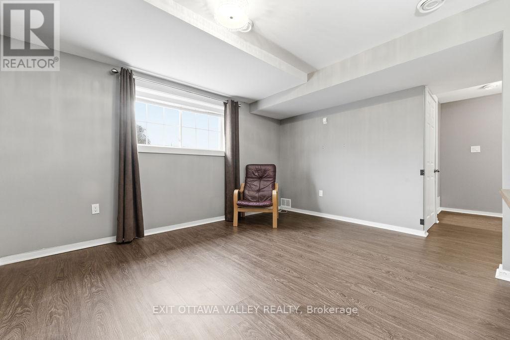 7 Florence Street, Petawawa, Ontario  K8H 1T7 - Photo 22 - X13042068