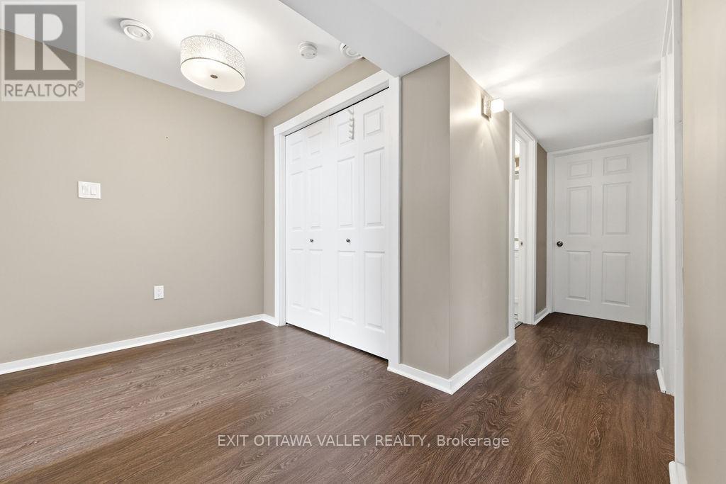 7 Florence Street, Petawawa, Ontario  K8H 1T7 - Photo 23 - X13042068