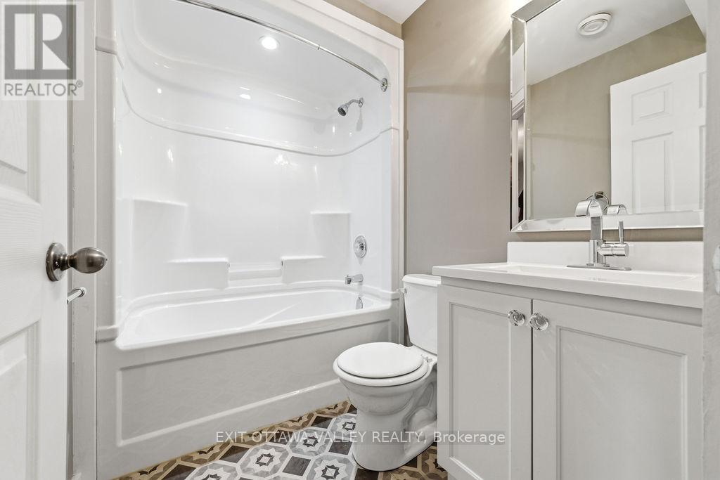 7 Florence Street, Petawawa, Ontario  K8H 1T7 - Photo 25 - X13042068