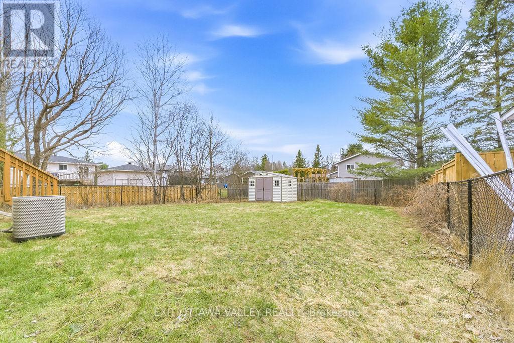 7 Florence Street, Petawawa, Ontario  K8H 1T7 - Photo 32 - X13042068