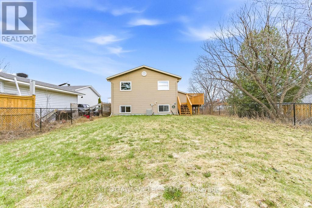 7 Florence Street, Petawawa, Ontario  K8H 1T7 - Photo 33 - X13042068