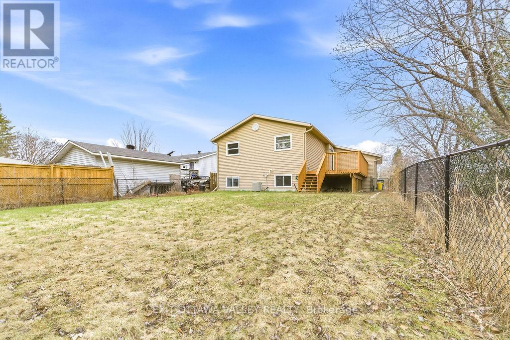 7 Florence Street, Petawawa, Ontario  K8H 1T7 - Photo 34 - X13042068