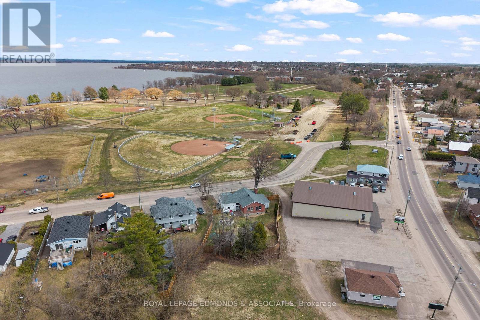 184 Riverside Drive, Pembroke, Ontario  K8A 5K9 - Photo 3 - X13042152