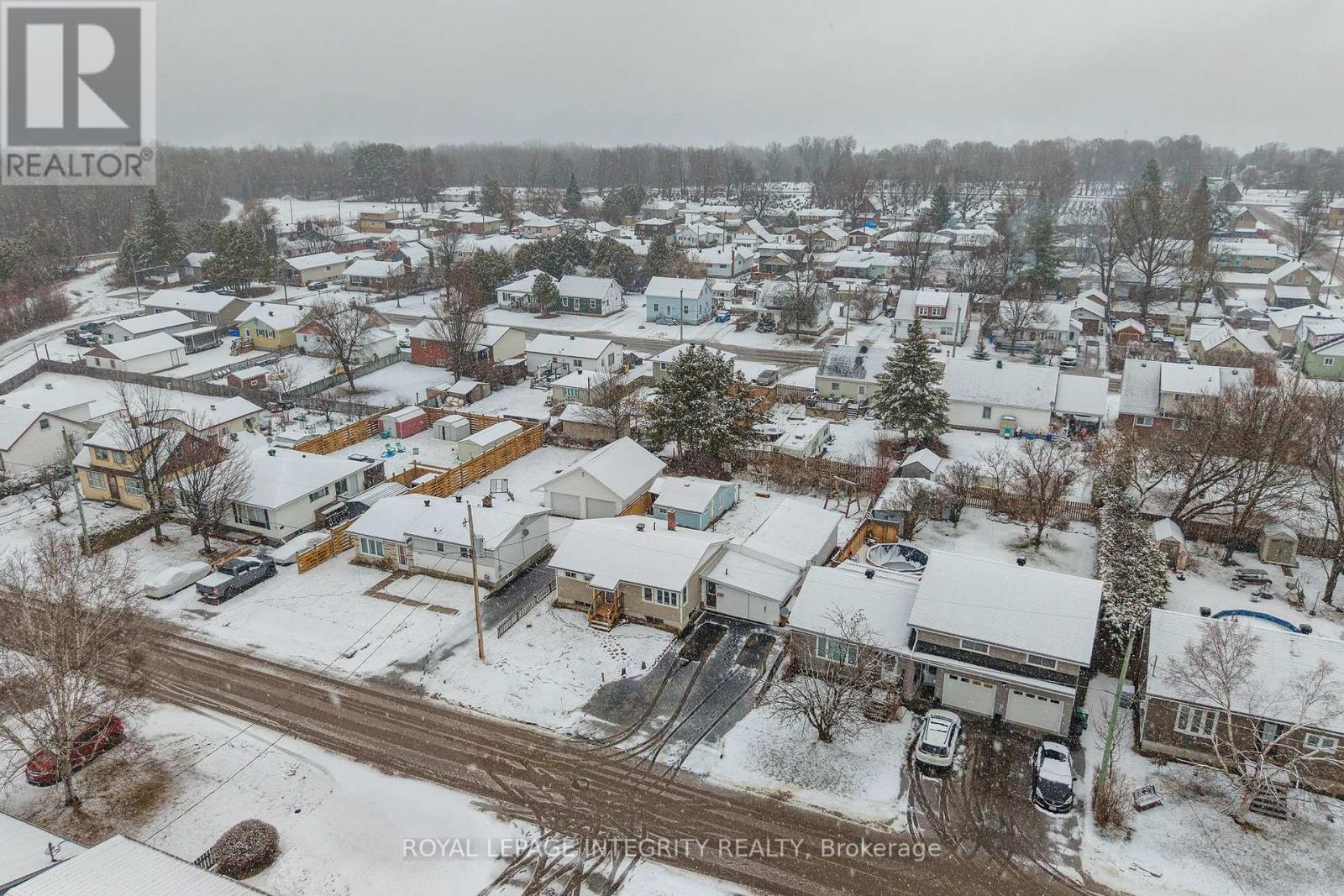 651 Lorne Street W, Laurentian Valley, Ontario  K8A 6T7 - Photo 3 - X13042122