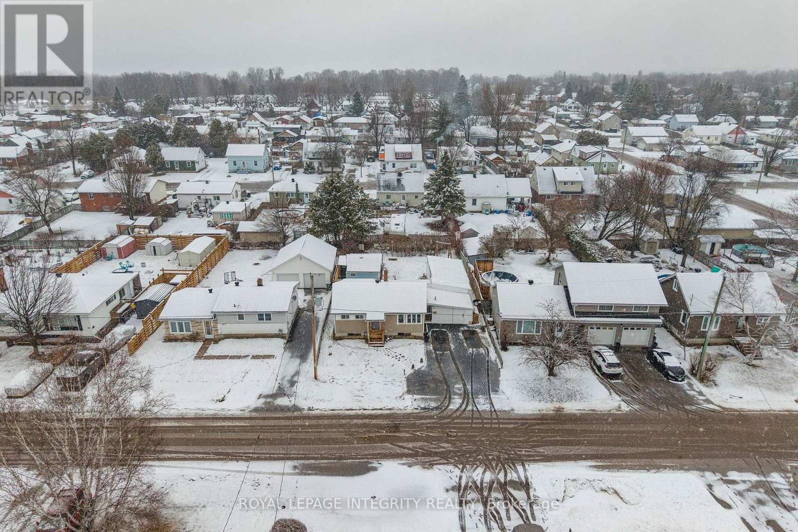 651 Lorne Street W, Laurentian Valley, Ontario  K8A 6T7 - Photo 4 - X13042122