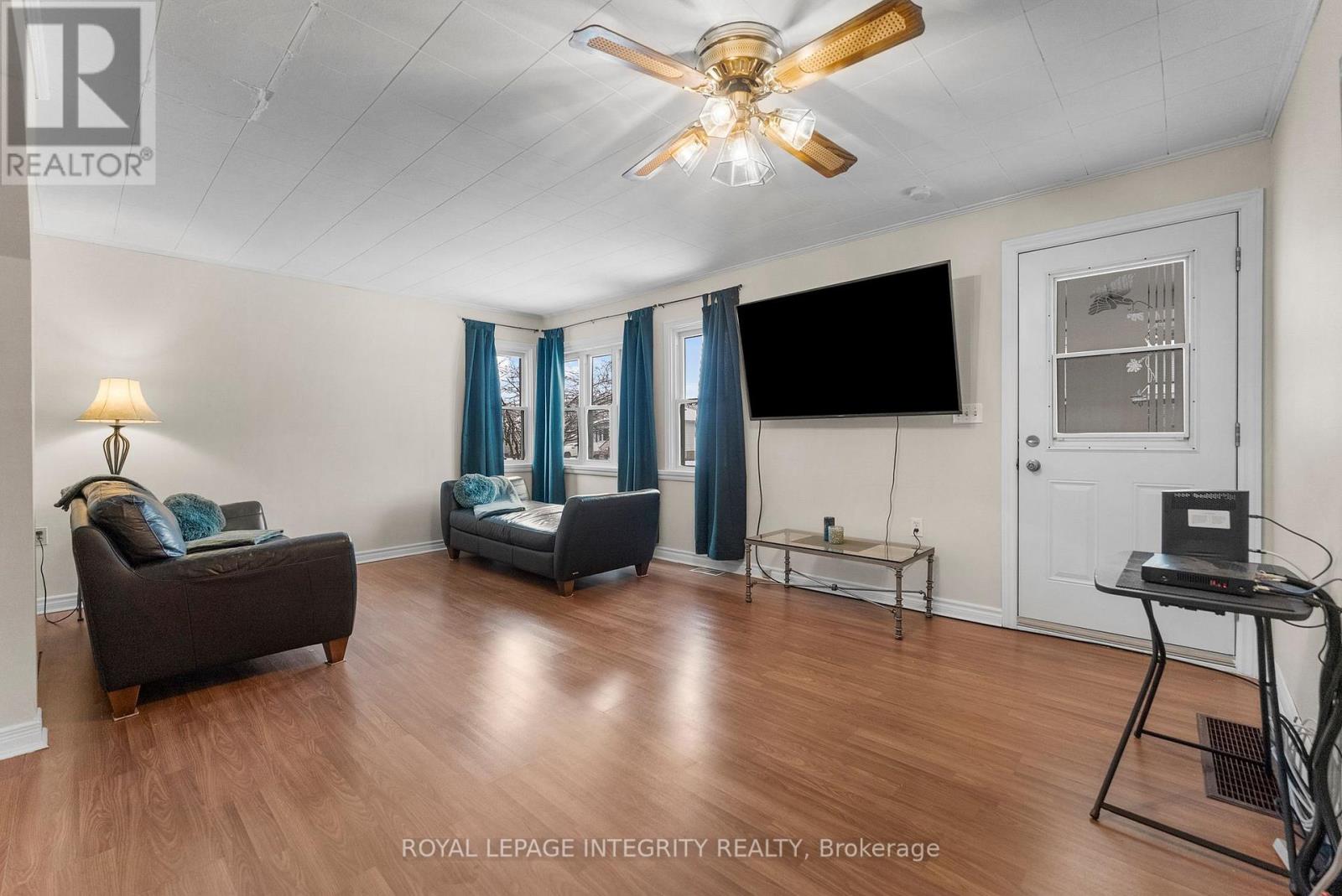 651 Lorne Street W, Laurentian Valley, Ontario  K8A 6T7 - Photo 7 - X13042122