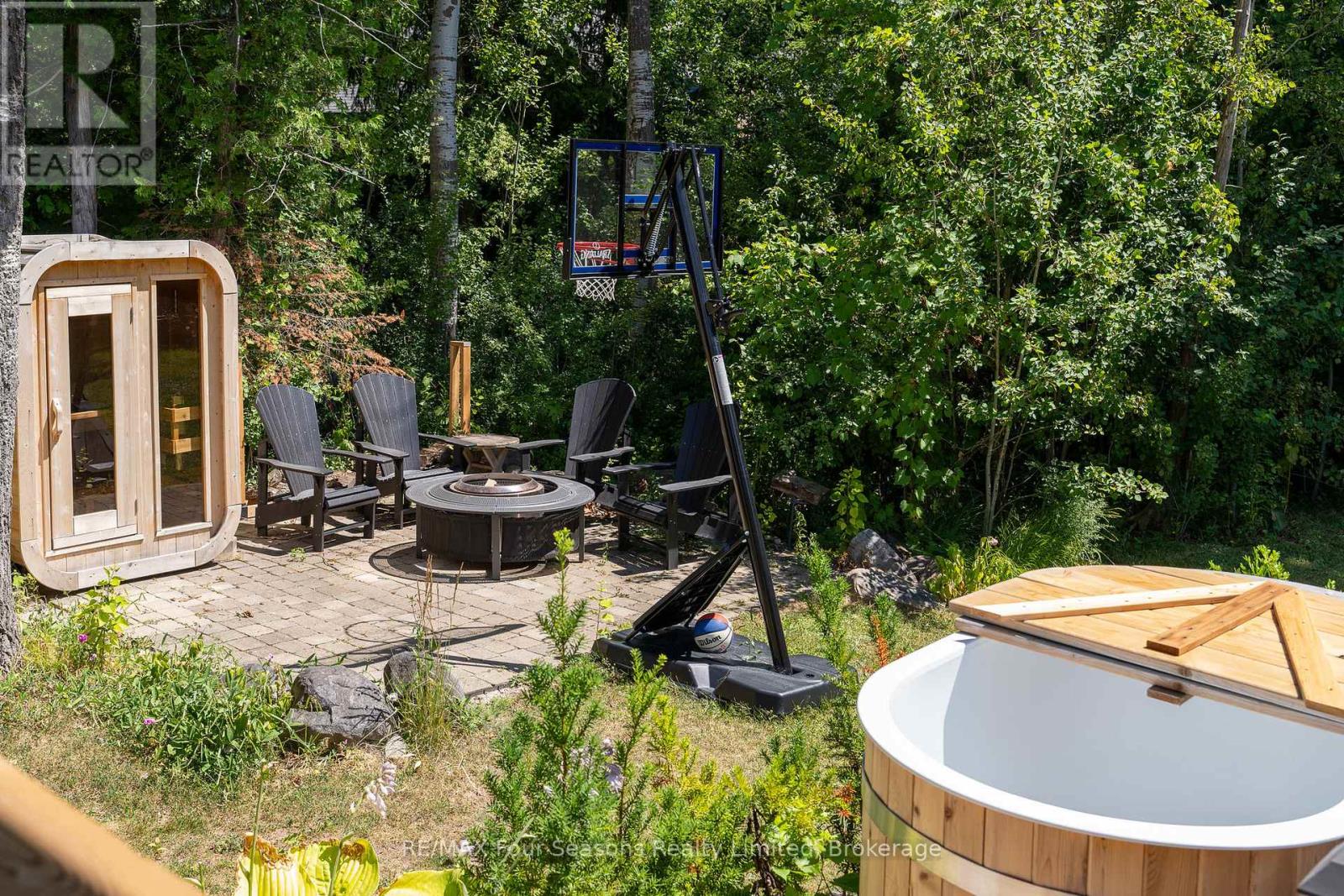 141 Aspen Way, Blue Mountains, Ontario  L9Y 0S7 - Photo 9 - X12898960