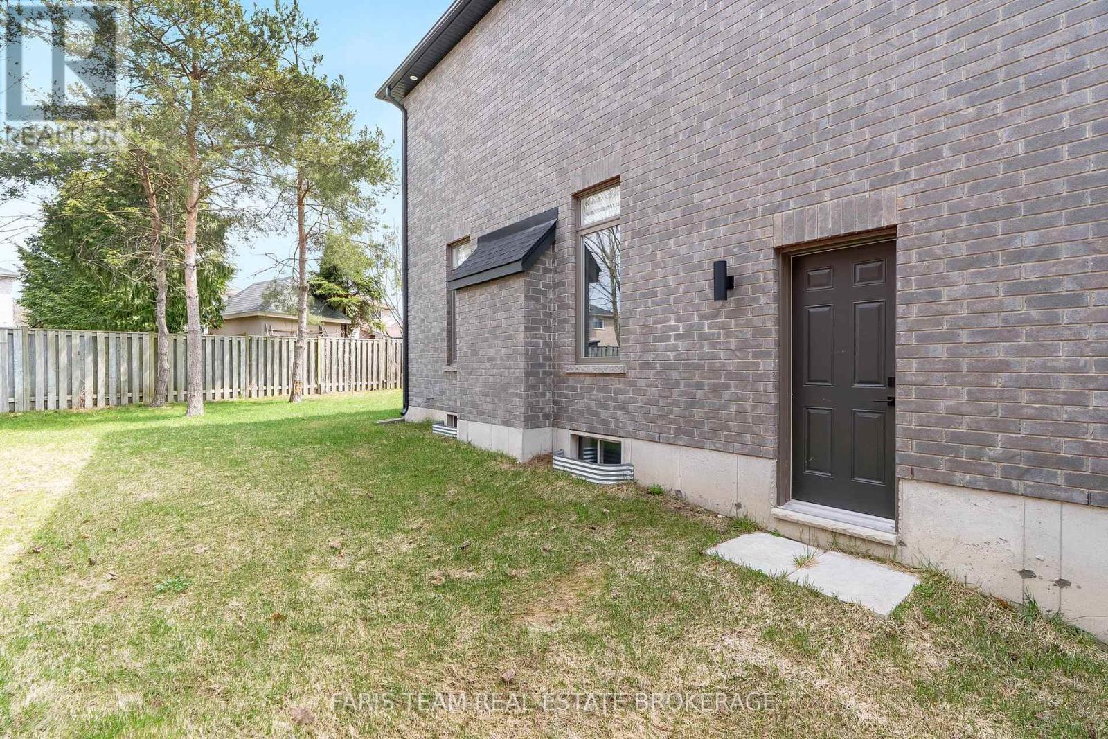 43 Auburn Court, Barrie, Ontario  L4N 0A5 - Photo 42 - S12902520