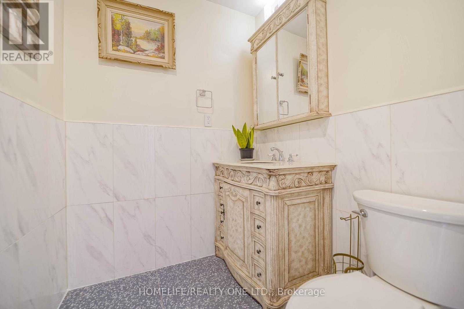 31 Bearwood Drive, Toronto, Ontario  M9A 4G5 - Photo 25 - W12975692