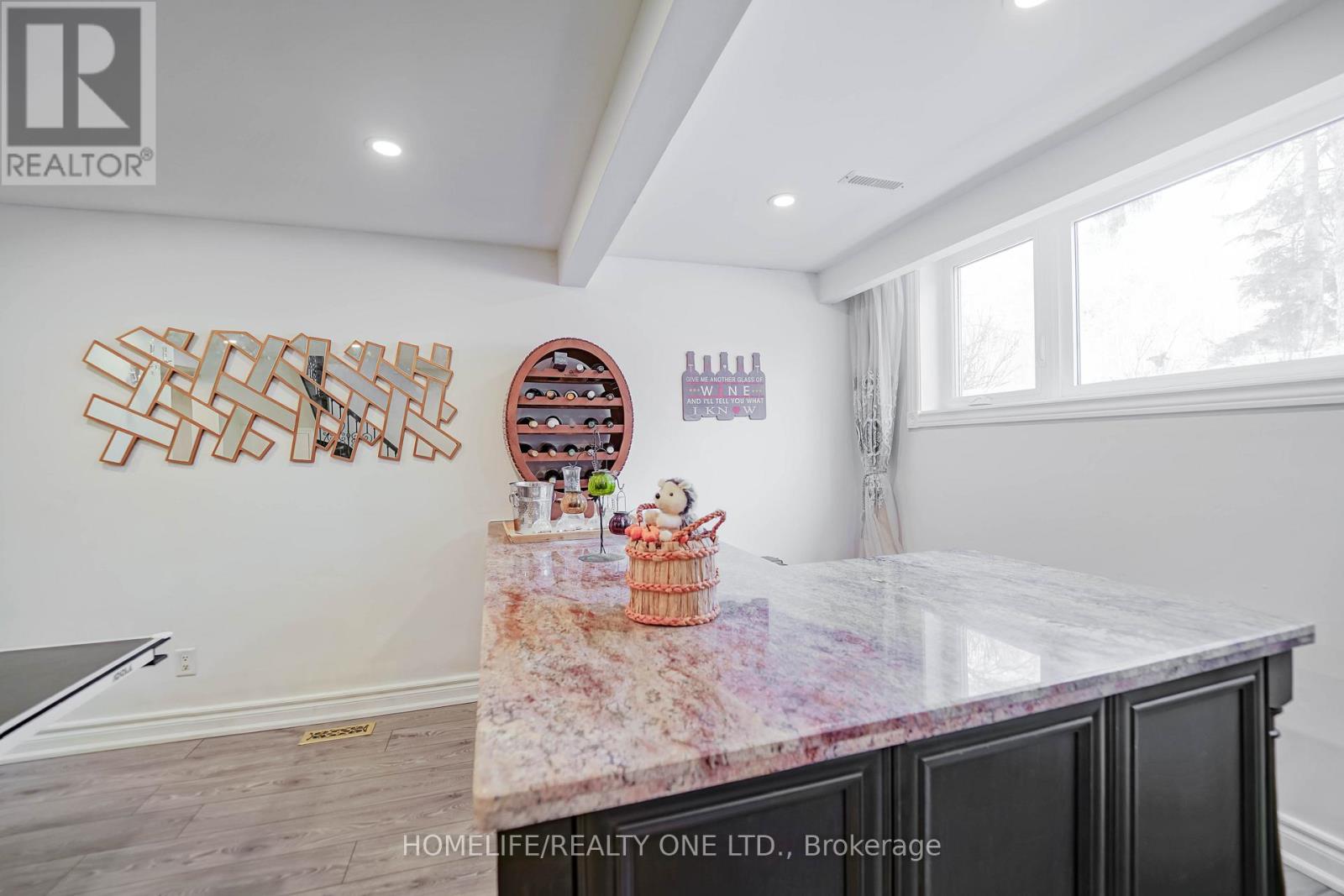 31 Bearwood Drive, Toronto, Ontario  M9A 4G5 - Photo 30 - W12975692