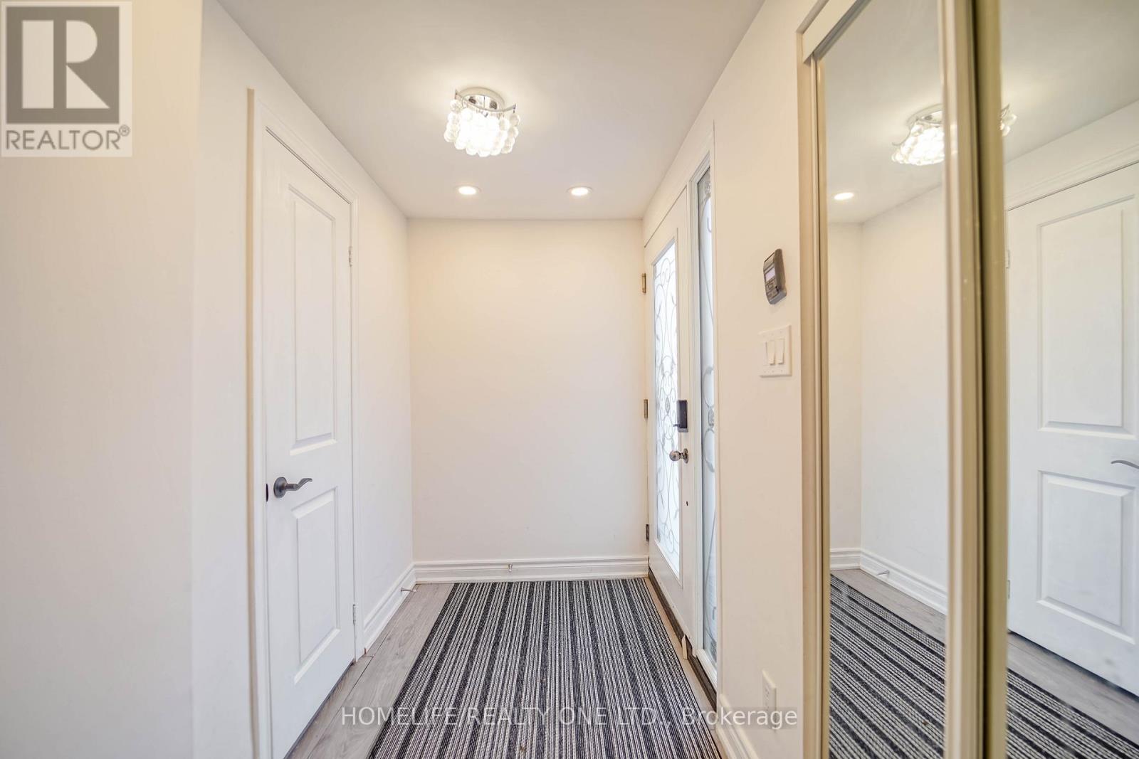 31 Bearwood Drive, Toronto, Ontario  M9A 4G5 - Photo 28 - W12975692