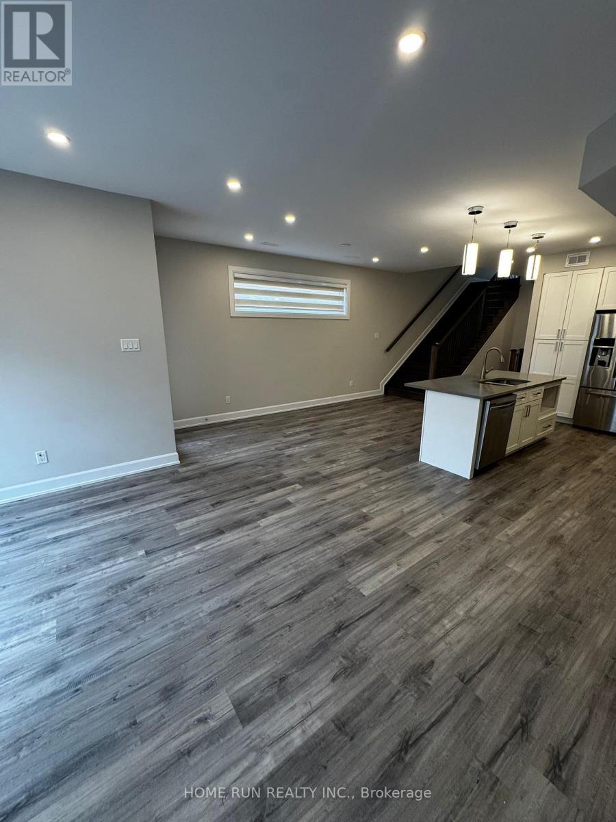 902 - A Pinecrest Road, Ottawa, Ontario  K2B 6B3 - Photo 12 - X12958664