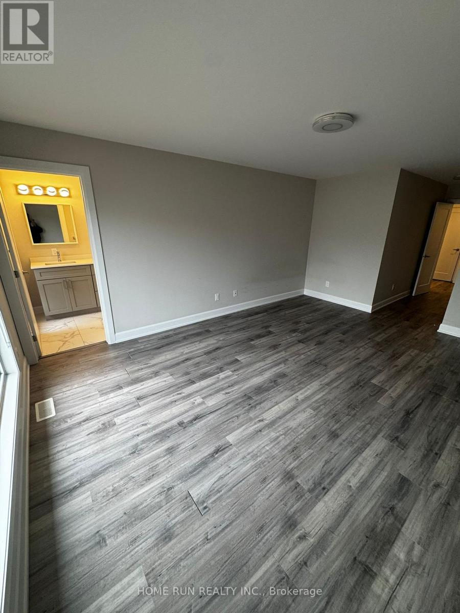 902 - A Pinecrest Road, Ottawa, Ontario  K2B 6B3 - Photo 23 - X12958664