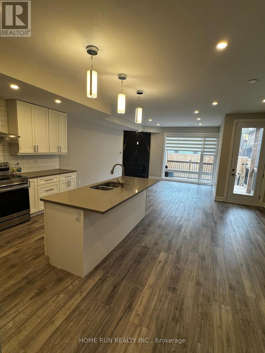 902 - A Pinecrest Road, Ottawa, Ontario  K2B 6B3 - Photo 7 - X12958664