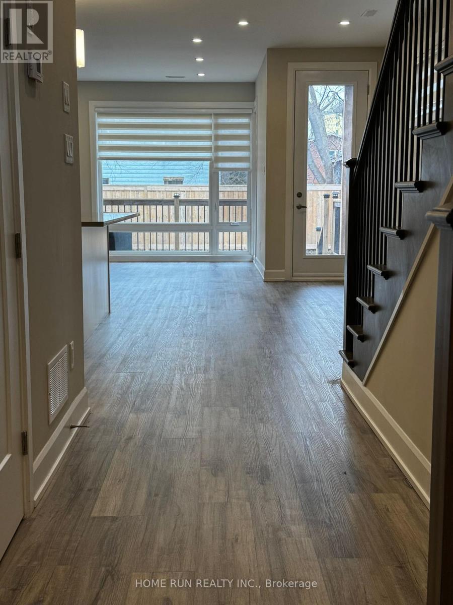 902 - A Pinecrest Road, Ottawa, Ontario  K2B 6B3 - Photo 6 - X12958664