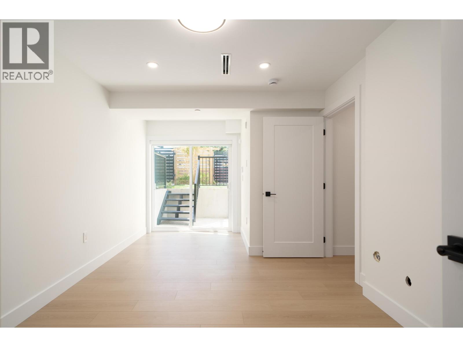 4832 Duchess Street, Vancouver, British Columbia  V5R 3L6 - Photo 12 - R3115578