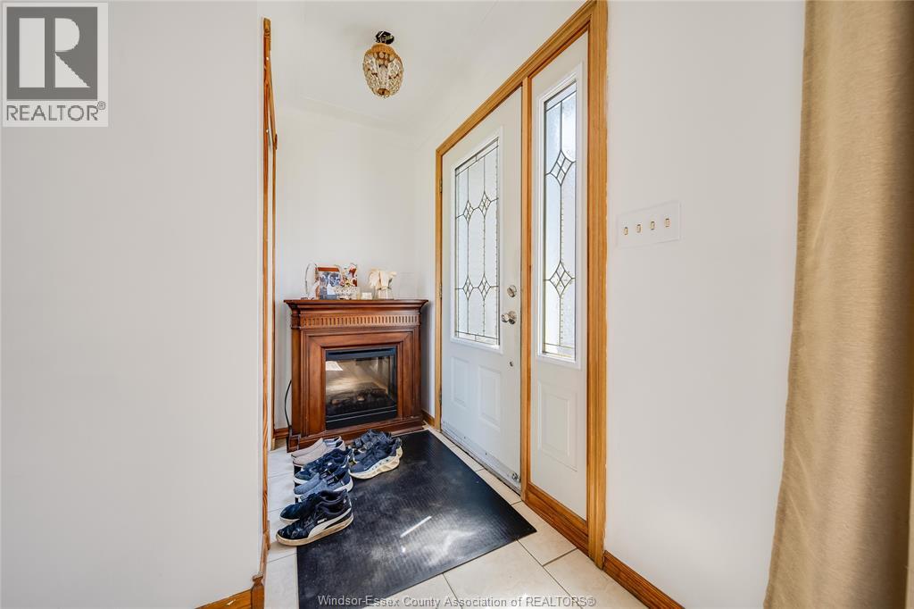 12 Bennie Avenue, Leamington, Ontario   - Photo 4 - 26008832