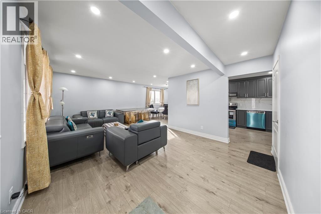 42 Tupper Crescent, Kitchener, Ontario  N2B 2X9 - Photo 3 - 40823668