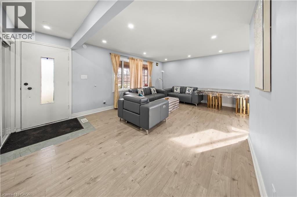 42 Tupper Crescent, Kitchener, Ontario  N2B 2X9 - Photo 5 - 40823668