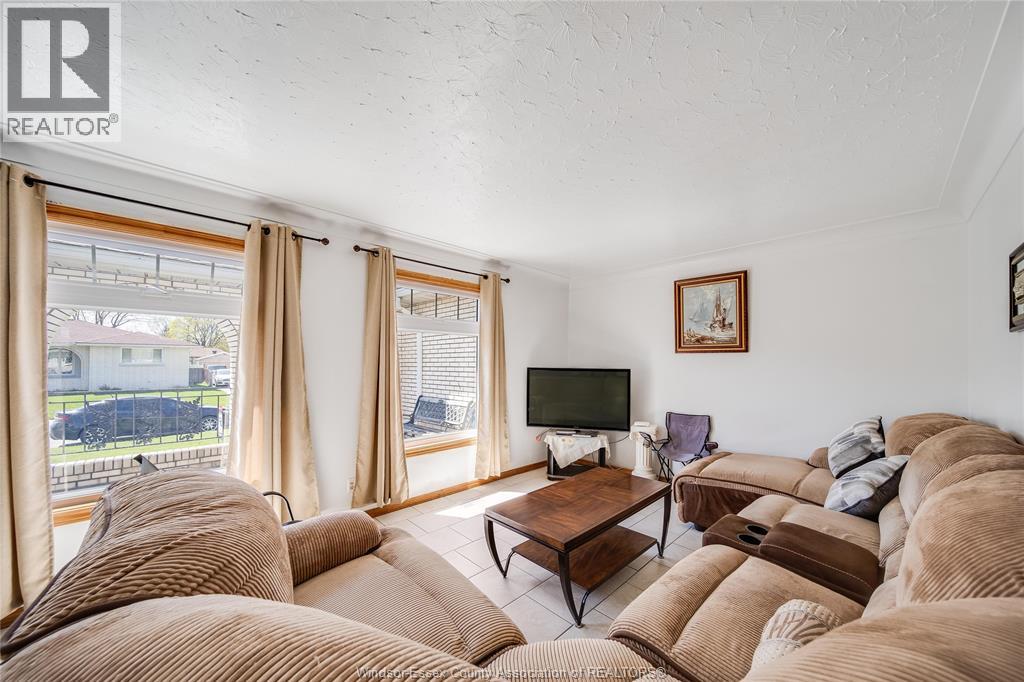 12 Bennie Avenue, Leamington, Ontario   - Photo 11 - 26008832