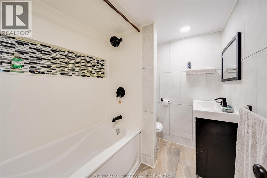 12 Bennie Avenue, Leamington, Ontario   - Photo 39 - 26008832