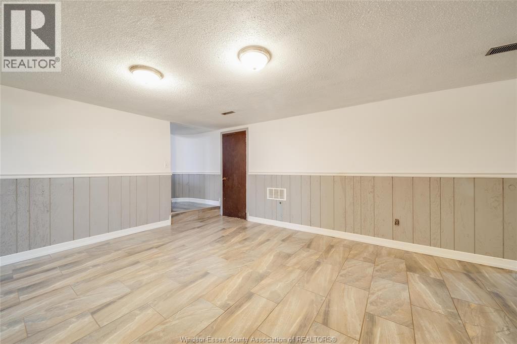 12 Bennie Avenue, Leamington, Ontario   - Photo 32 - 26008832