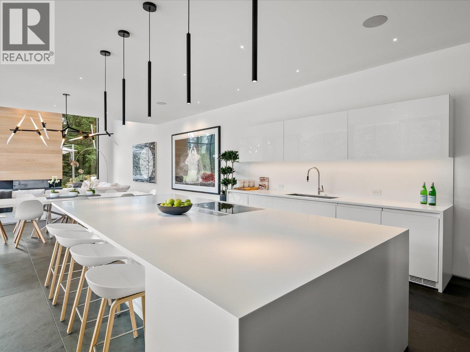 8080 Cypress Place, Whistler, British Columbia  V8E 1J9 - Photo 9 - R3077313