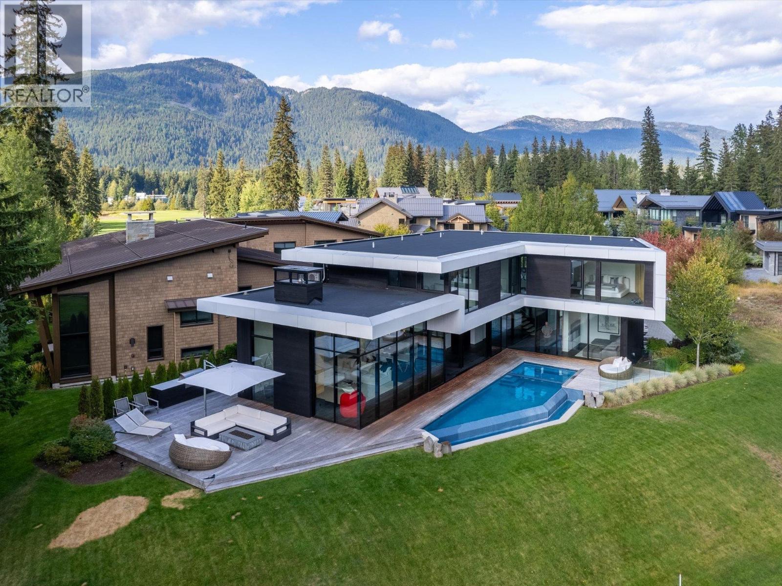 8080 CYPRESS PLACE, Whistler, British Columbia