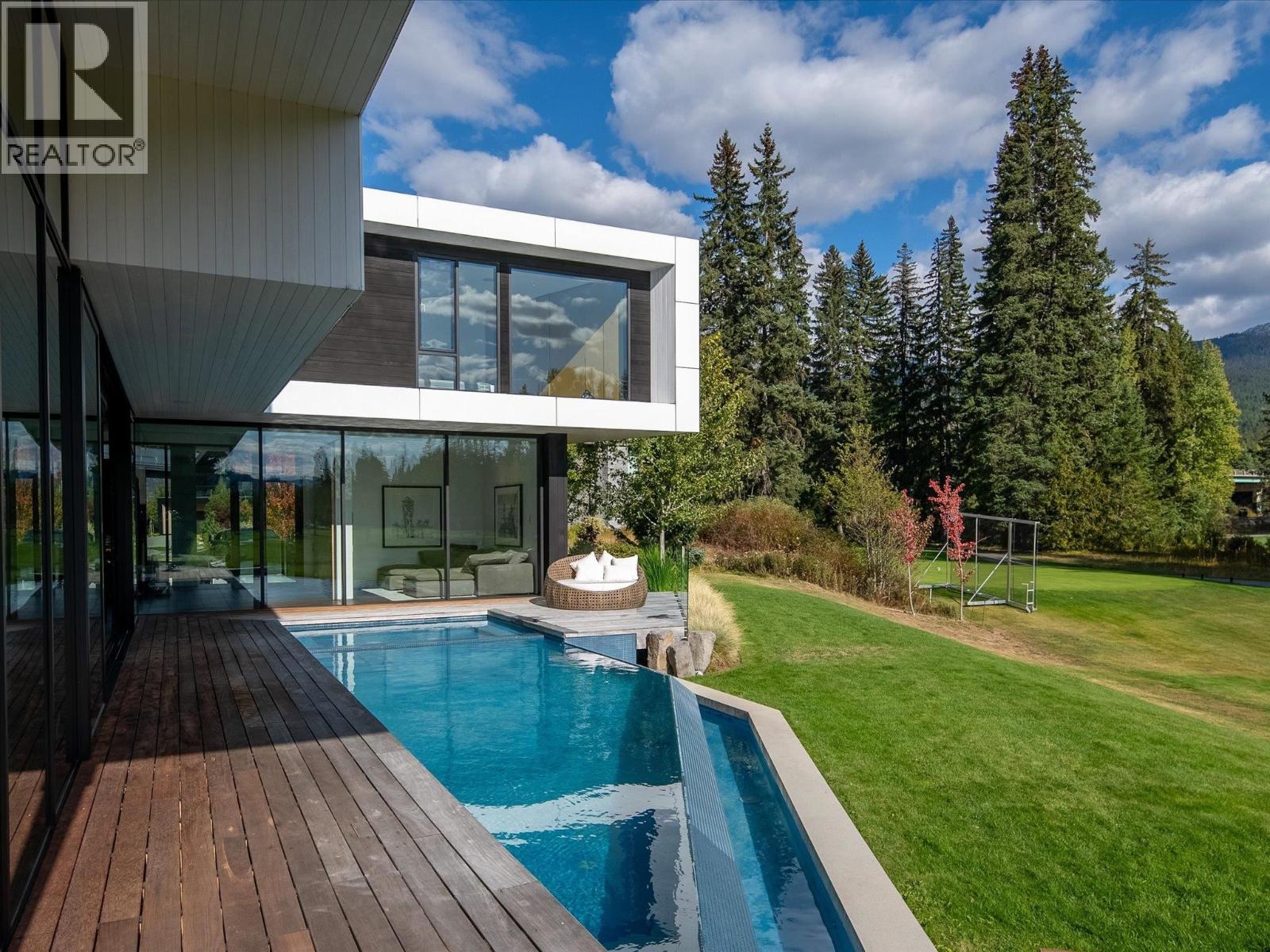 8080 Cypress Place, Whistler, British Columbia  V8E 1J9 - Photo 32 - R3077313