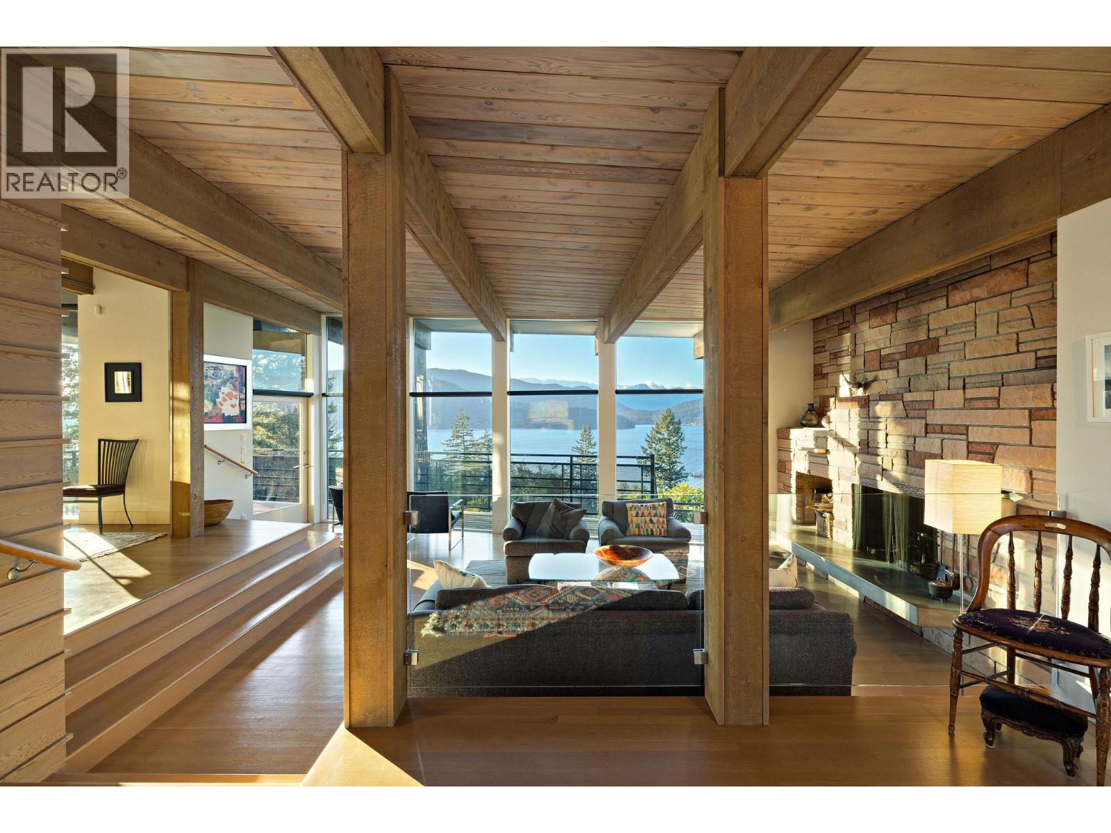 6235 Overstone Drive, West Vancouver, British Columbia  V7W 1X9 - Photo 5 - R3105506