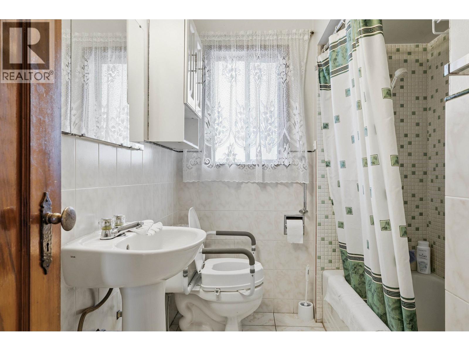 3090 Kitchener Street, Vancouver, British Columbia  V5K 3E7 - Photo 14 - R3115564