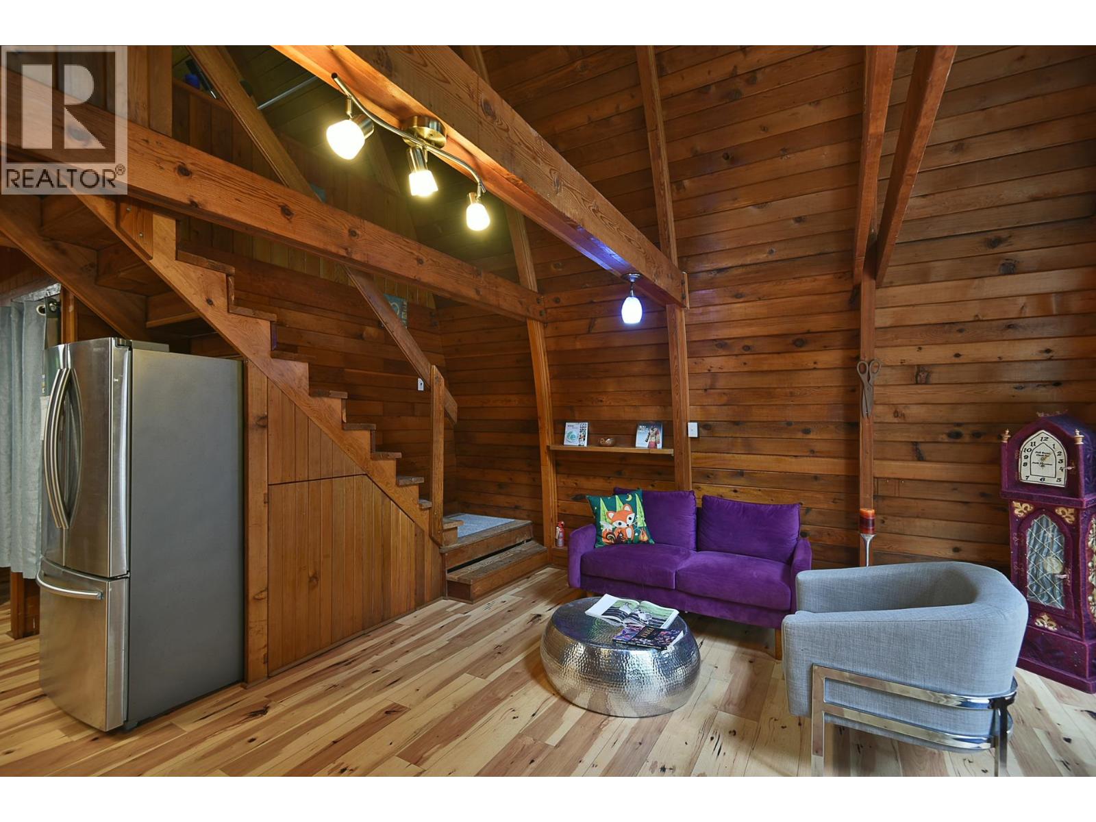 5569 Sans Souci Road, Halfmoon Bay, British Columbia  V7Z 1B6 - Photo 2 - R3115573