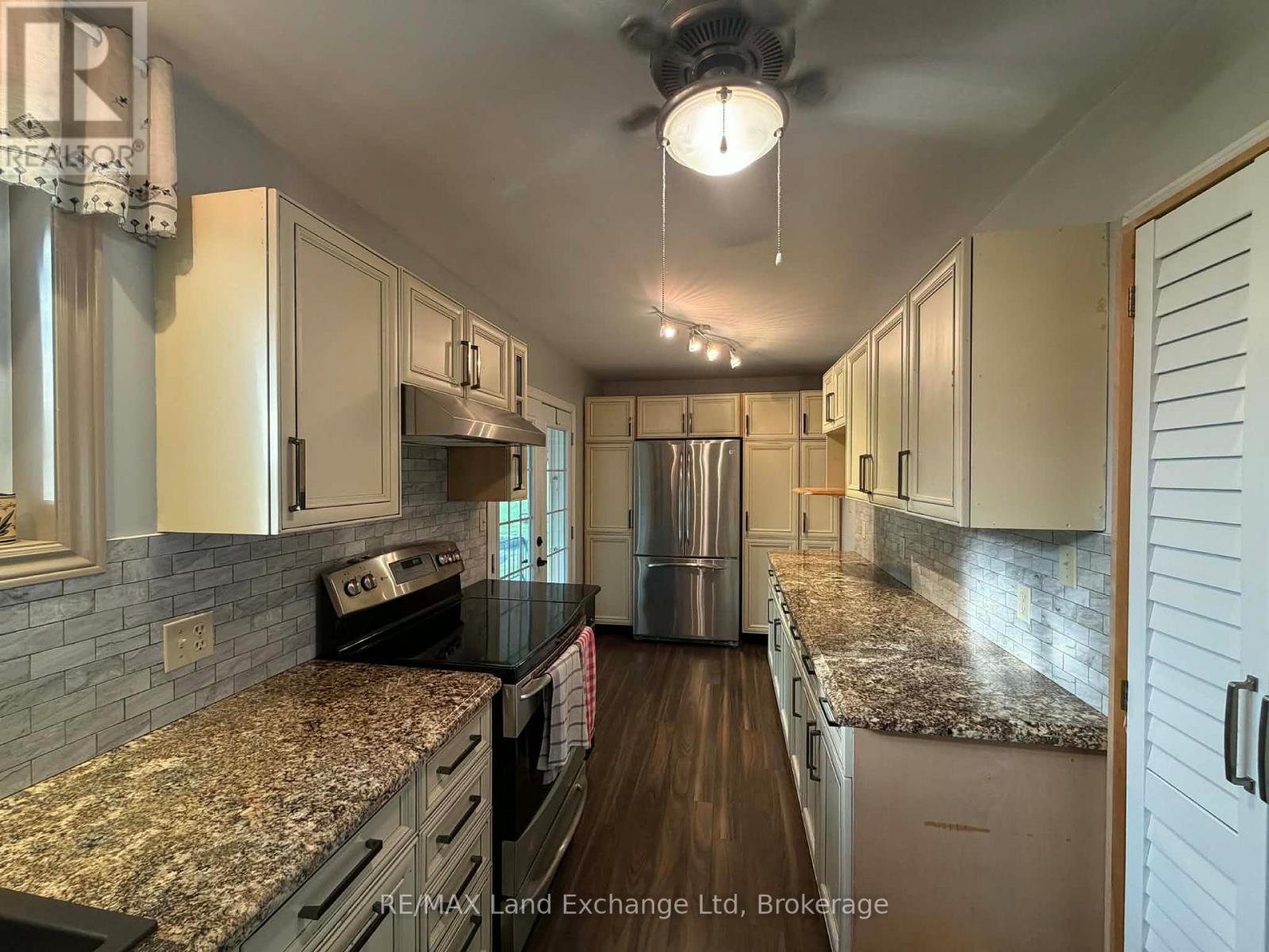 44 Briarwood Crescent, North Huron, Ontario  N0G 2W0 - Photo 10 - X13042108