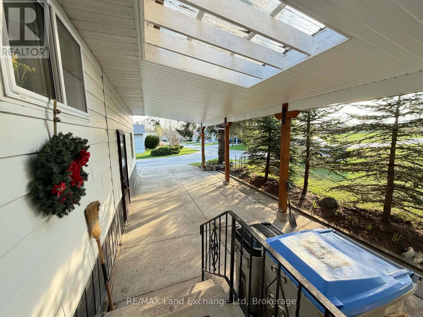 44 Briarwood Crescent, North Huron, Ontario  N0G 2W0 - Photo 3 - X13042108