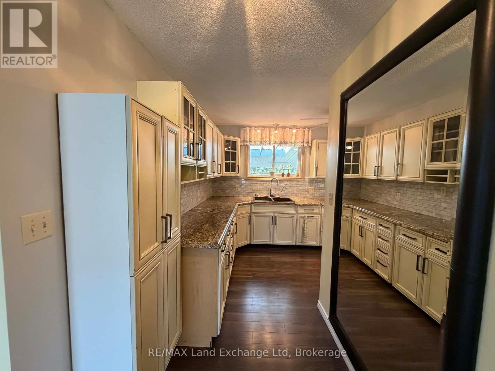 44 Briarwood Crescent, North Huron, Ontario  N0G 2W0 - Photo 7 - X13042108