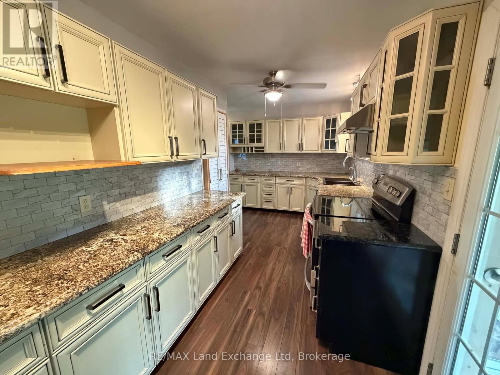 44 Briarwood Crescent, North Huron, Ontario  N0G 2W0 - Photo 9 - X13042108