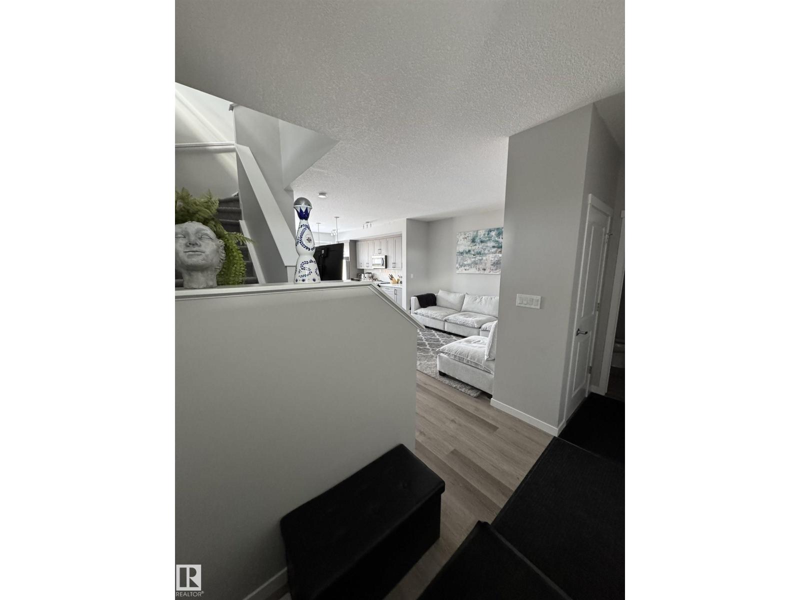 2514/2518 151a Av NW, Edmonton, Alberta  T5Y 3Z2 - Photo 3 - E4484091