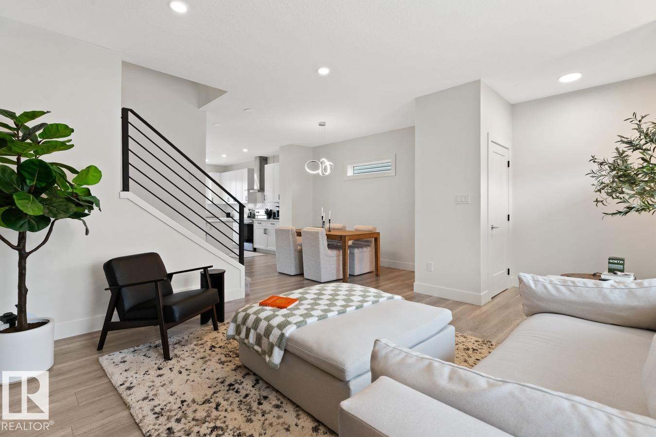 6023 180 Av Nw, Edmonton, Alberta  T5Y 3W9 - Photo 5 - E4484092