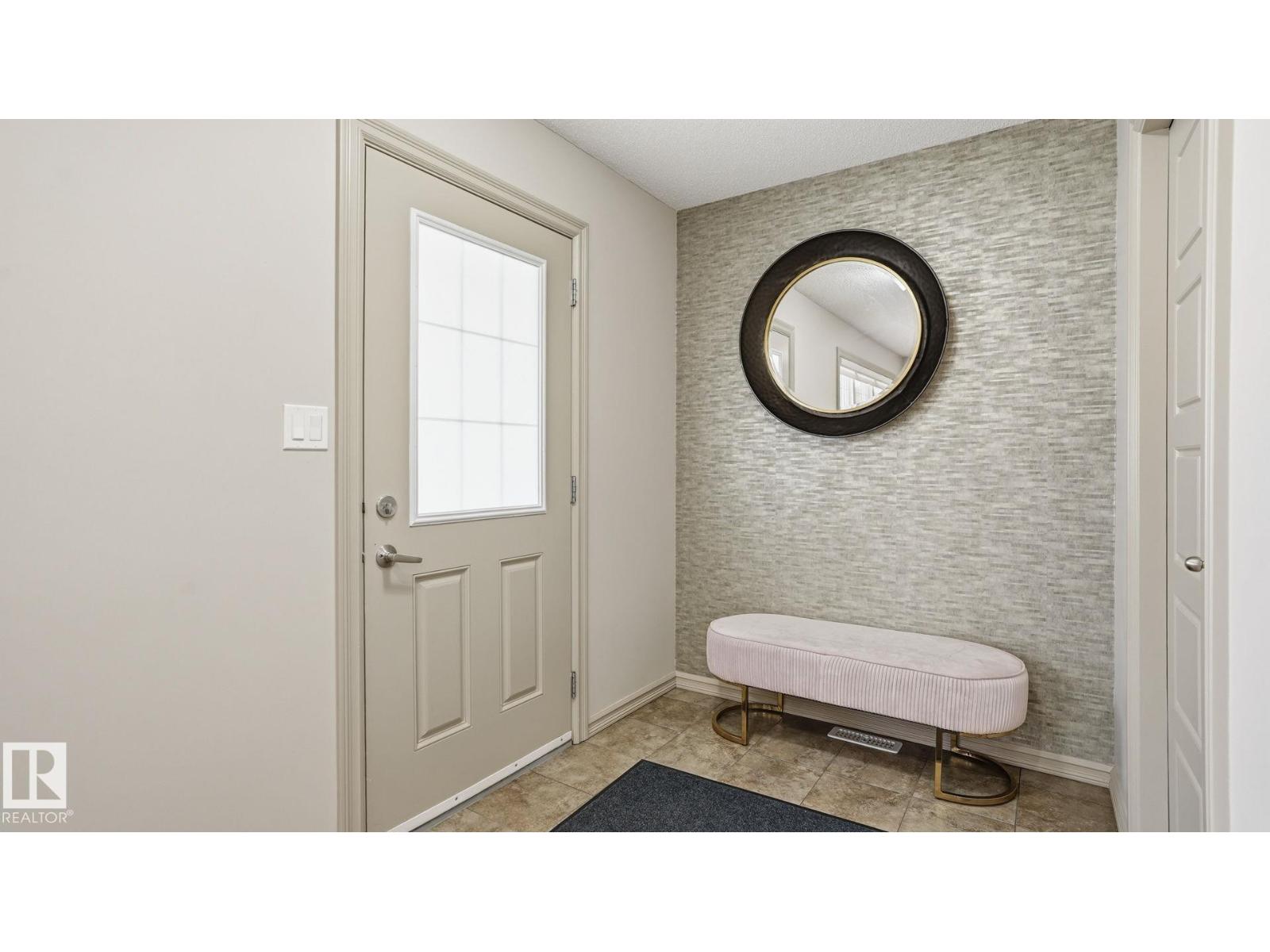 8210 180 Av Nw Nw, Edmonton, Alberta  T5Z 0H8 - Photo 3 - E4484095