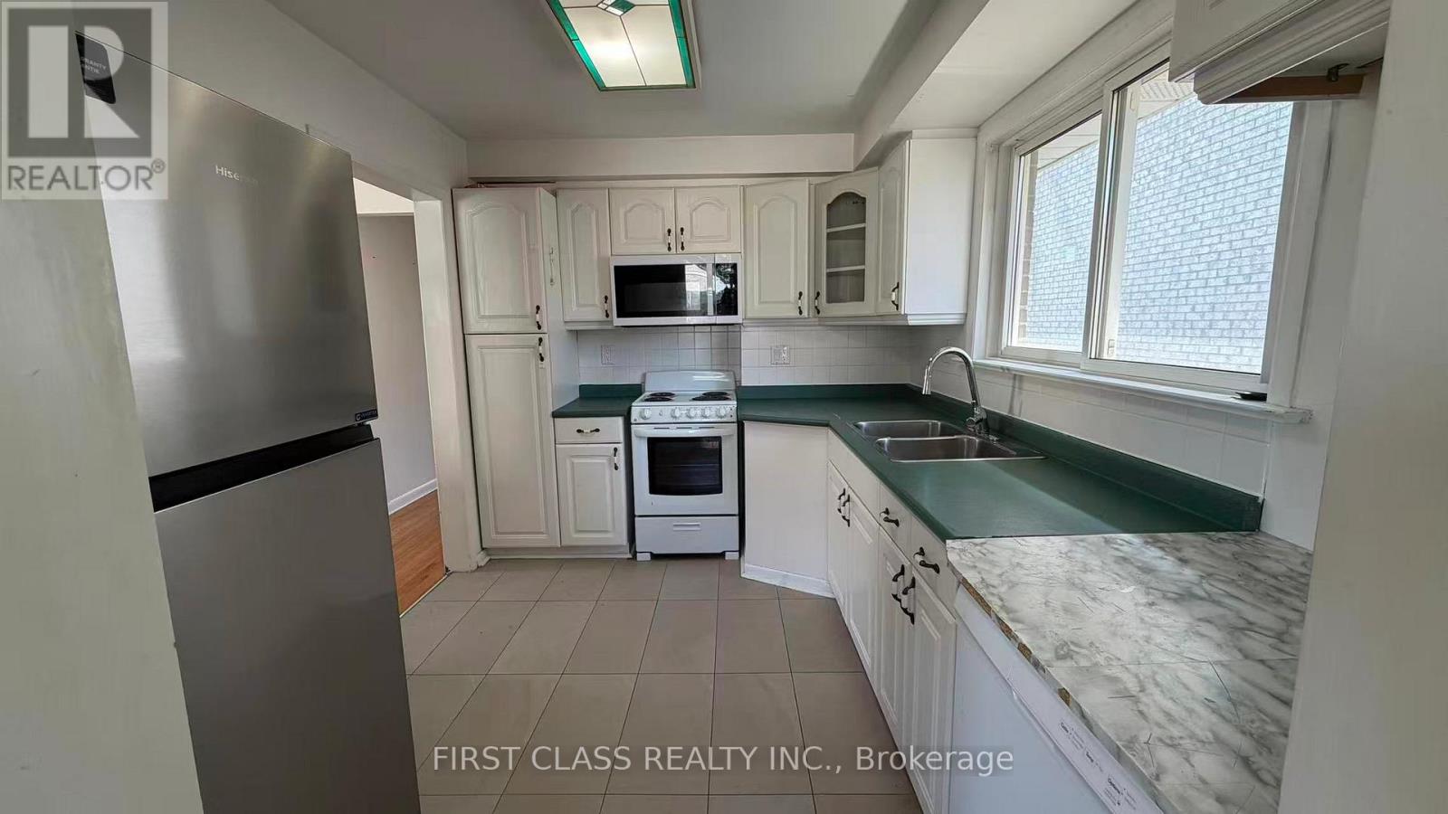 109 Goulding Avenue, Toronto, Ontario  M2M 1L3 - Photo 4 - C13042042