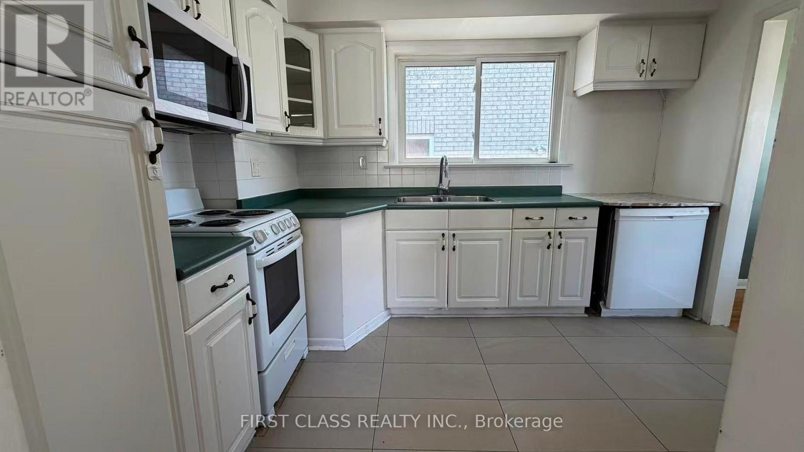 109 Goulding Avenue, Toronto, Ontario  M2M 1L3 - Photo 5 - C13042042