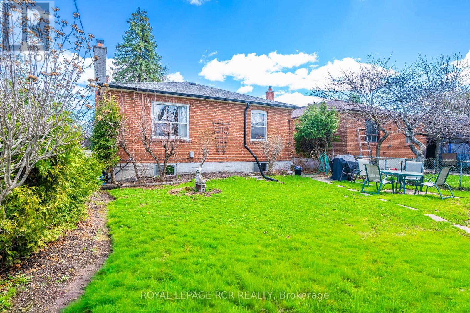 32 Beacon Road, Toronto, Ontario  M1P 1G7 - Photo 37 - E13042082