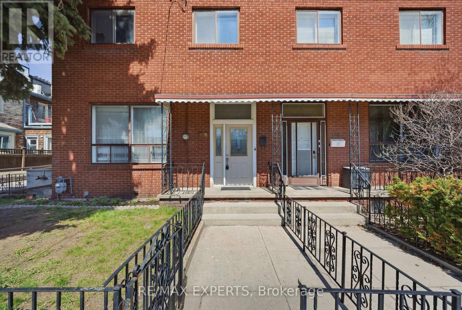 136 HARRISON STREET, Toronto, Ontario